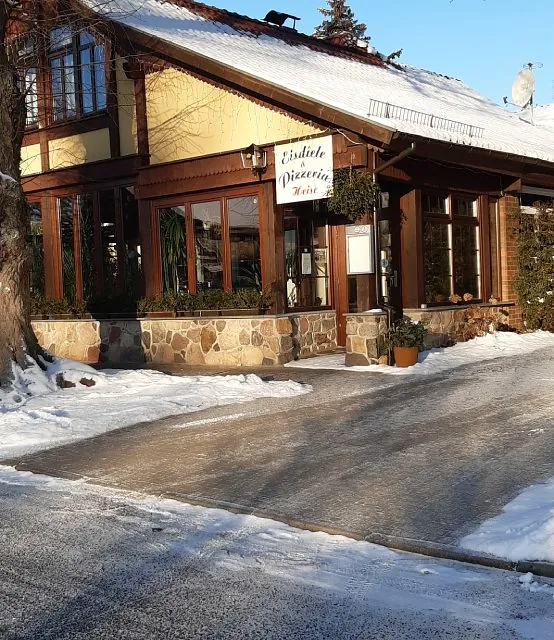 Bowling Scheune & Pizzeria Heise Gebäude von außen